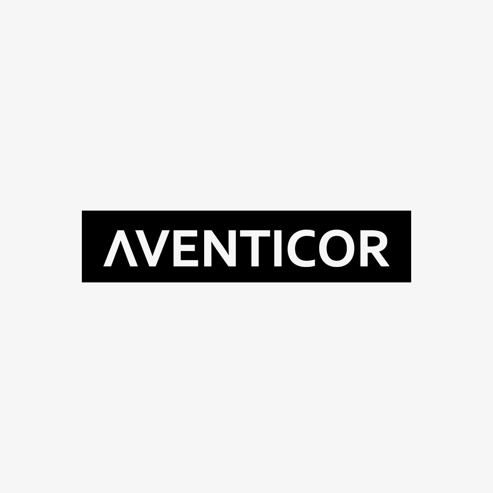 AVENTICOR Logo als Wortmarke in Weiss auf schwarzem Balken