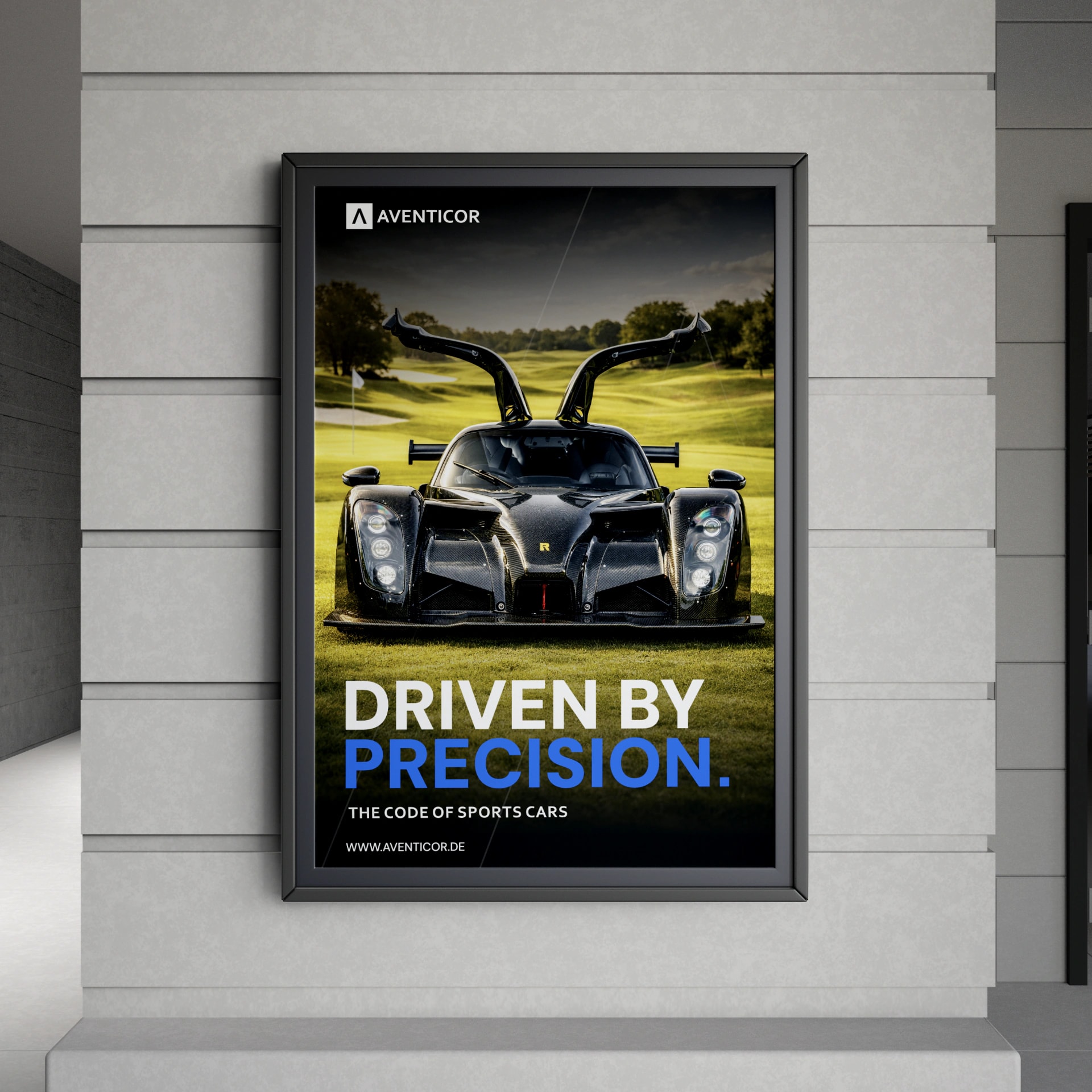 Gerahmtes AVENTICOR Werbeplakat mit schwarzem Sportwagen und Slogan Driven by Precision