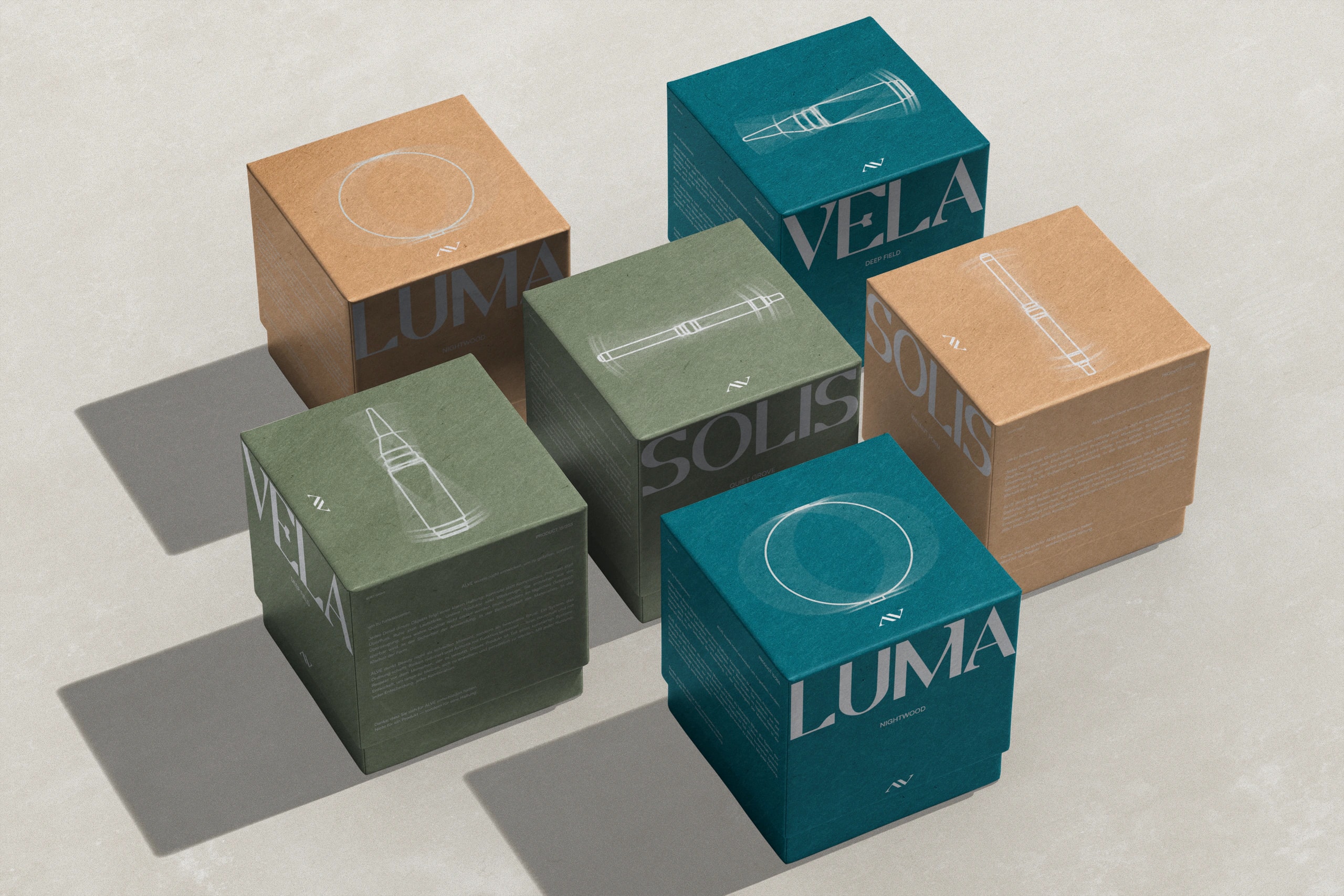 Verpackungsdesign mit Markenboxen in Grün, Blau und Kraftpapier für Brand Identity Projekt